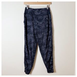 Southfeel Women’s Camouflage Joggers | Size Small | Like New